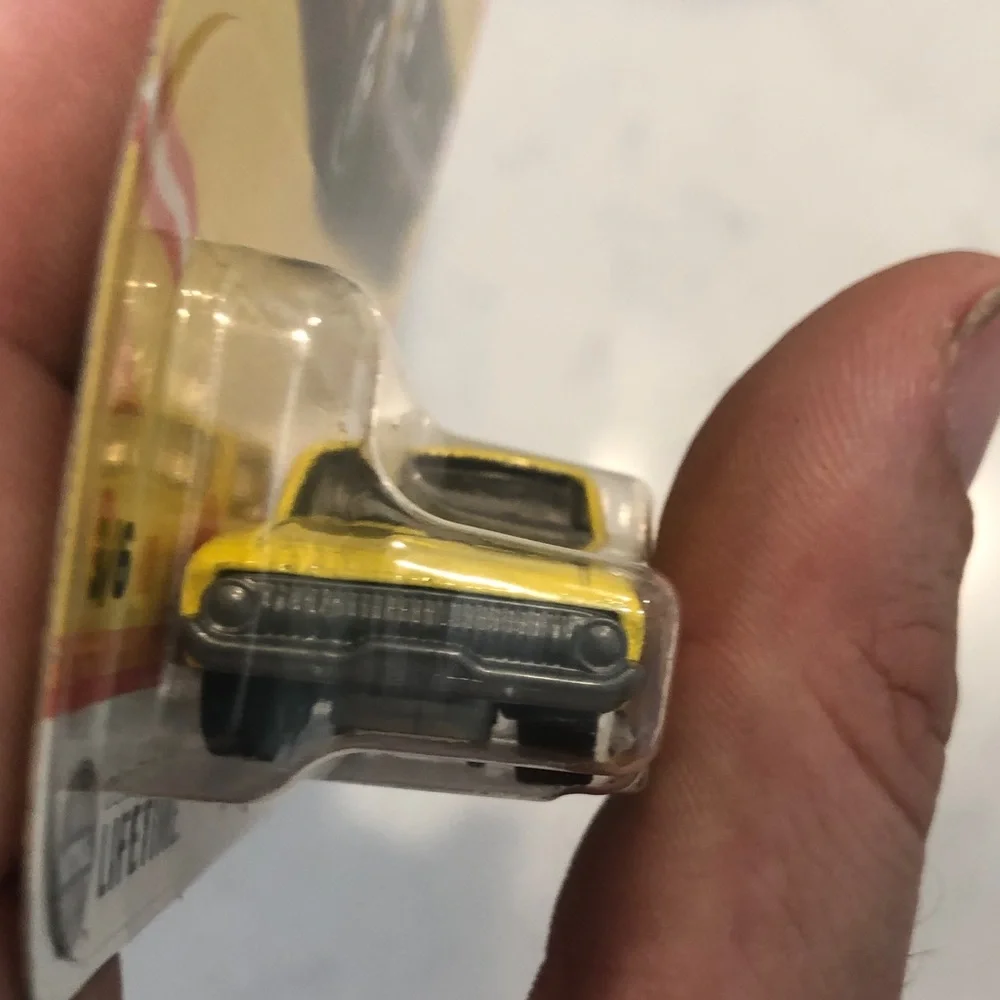 Mattel Matchbox '61 Ford Ranchero - Bright Yellow